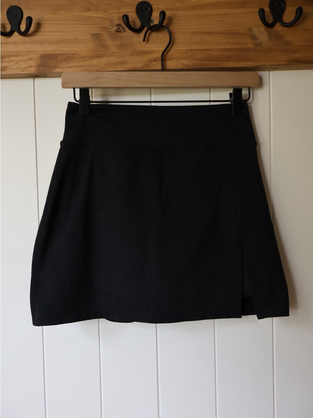 Beyond Yoga Heather Ribbed Hold Court Black Skirt with Shorts Liner Sz XS